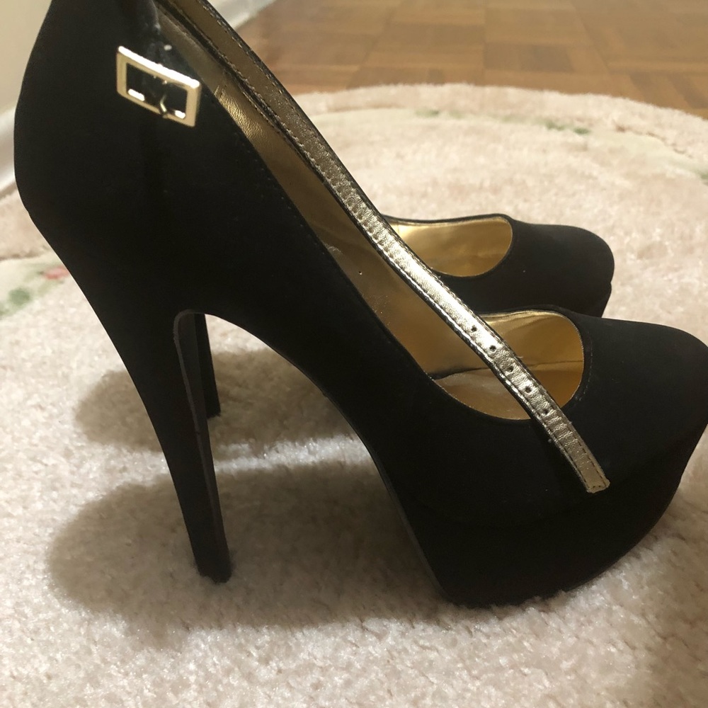 Heels - Picture 5 of 5
